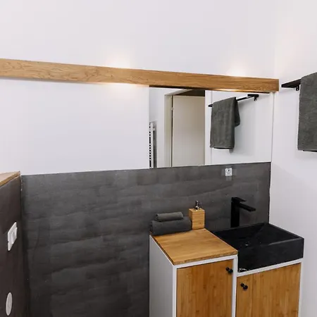 L'arco Living 5 * Трієст
